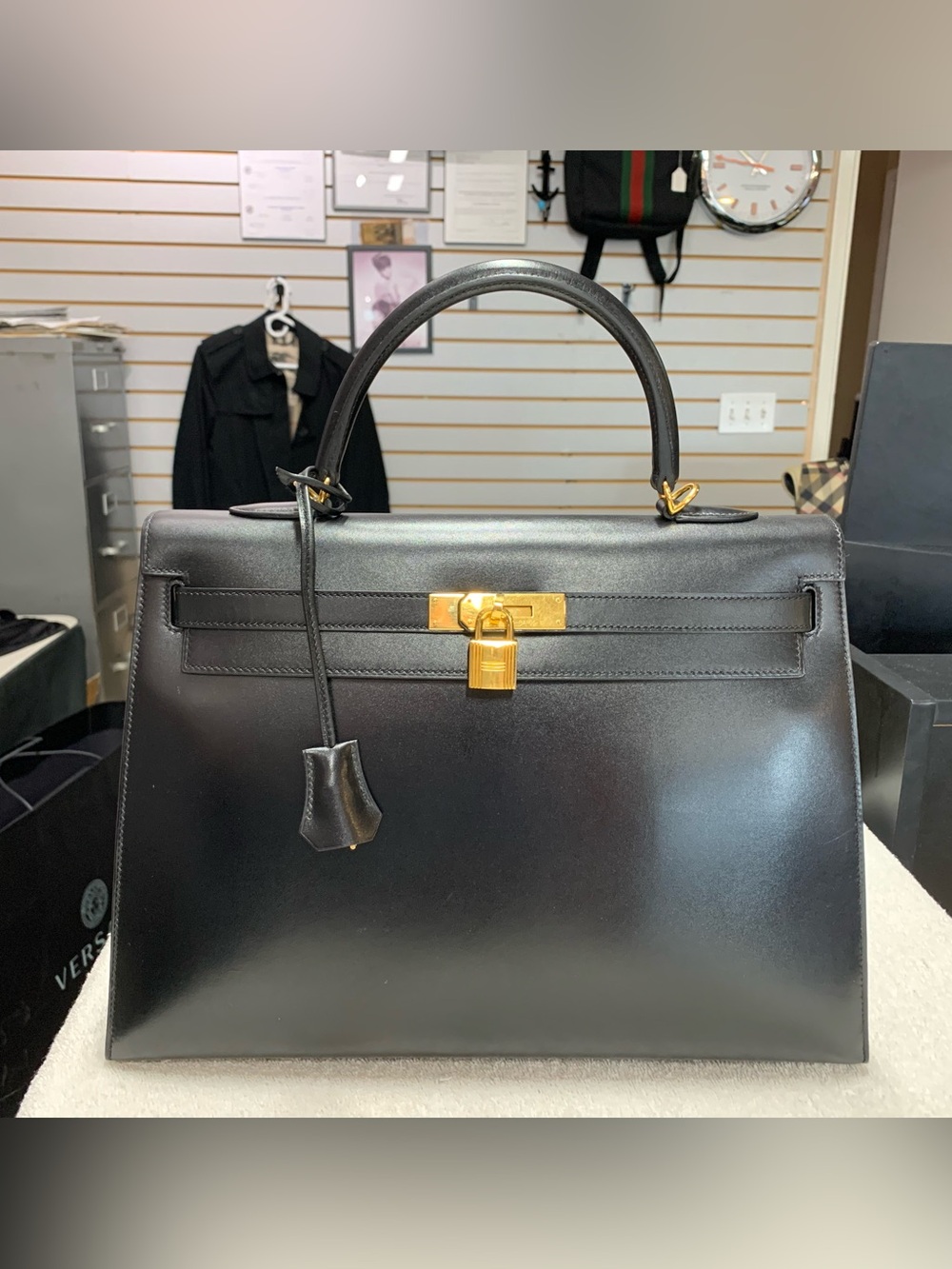 2016 Hermes Kelly 35 Box Sellier Black Leather Gold Top Handle Bag